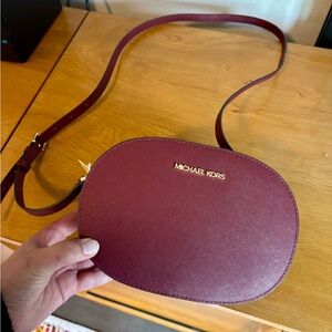 NWT Michael Kors Jet Set Travel MD Oval Leather Crossbody in Dark Cherry